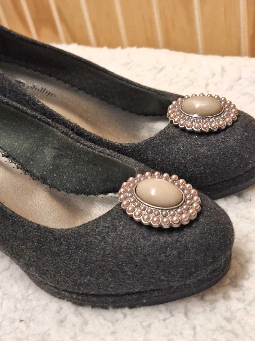 NEW Lindsay Phillips Wedge Pumps with Jeweled Brooch - Gray 7